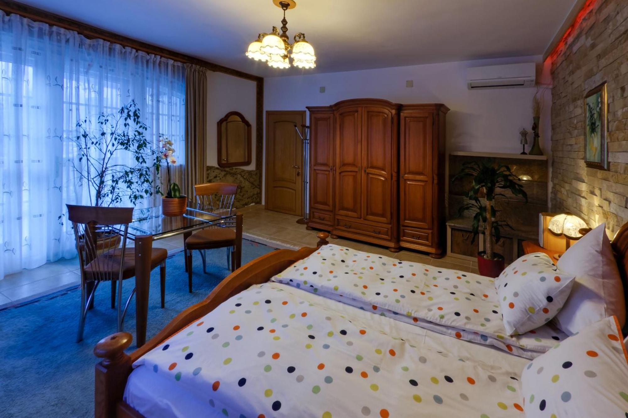 Boutique Hotel Forest Retreat (Adults Only) Буштені Екстер'єр фото