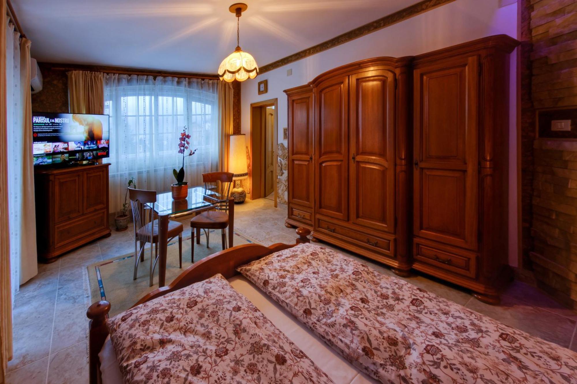 Boutique Hotel Forest Retreat (Adults Only) Буштені Екстер'єр фото