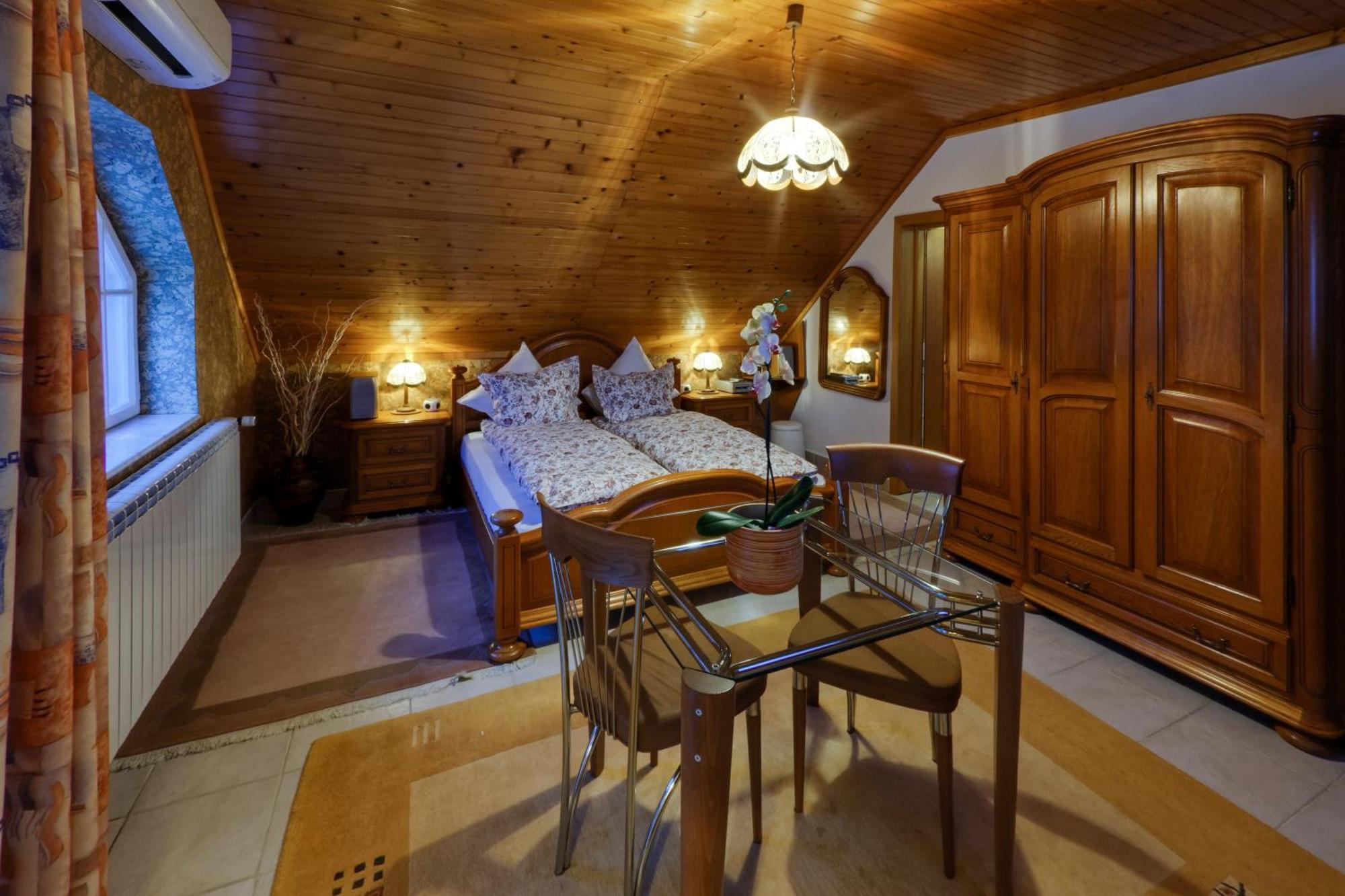 Boutique Hotel Forest Retreat (Adults Only) Буштені Екстер'єр фото