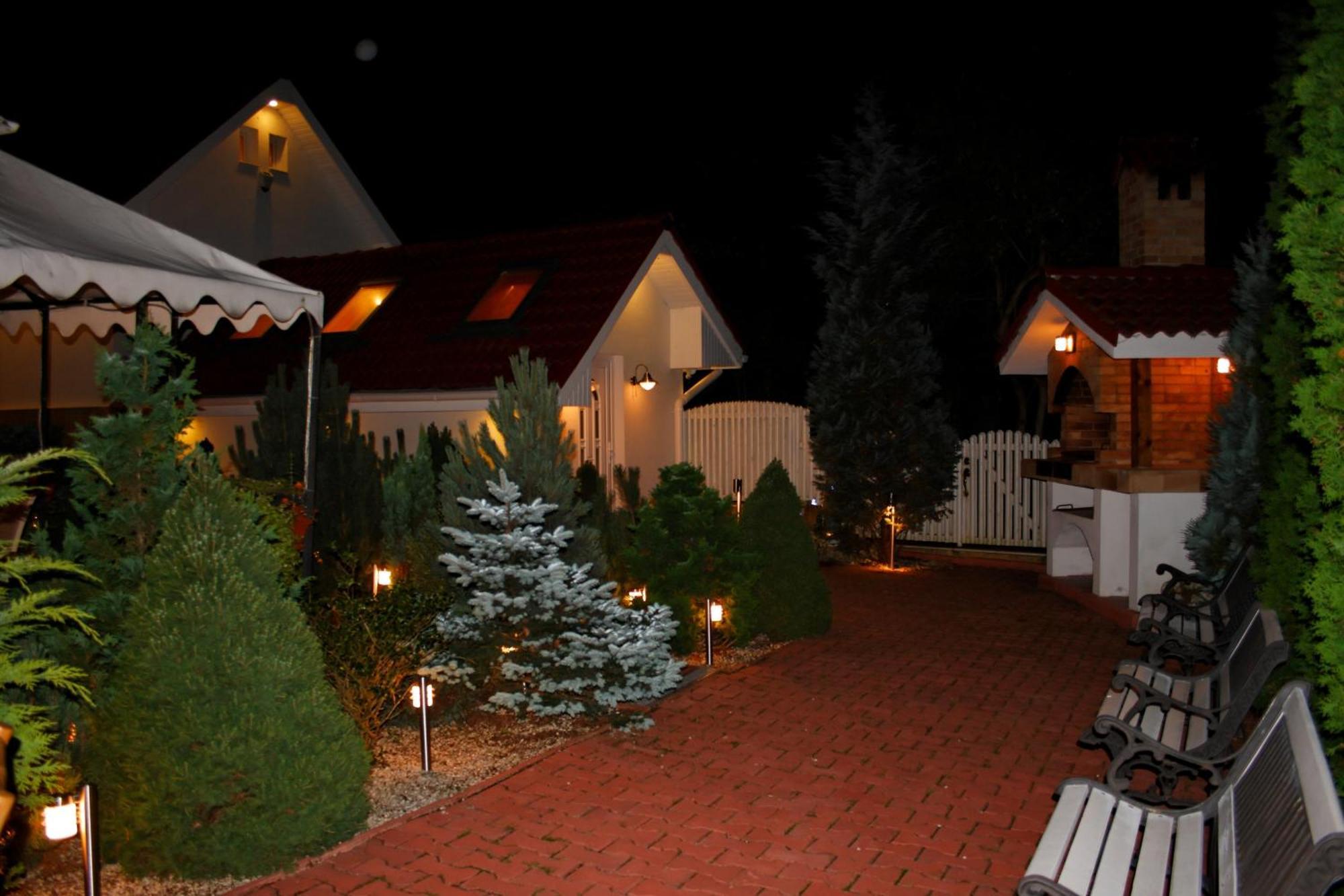 Boutique Hotel Forest Retreat (Adults Only) Буштені Екстер'єр фото
